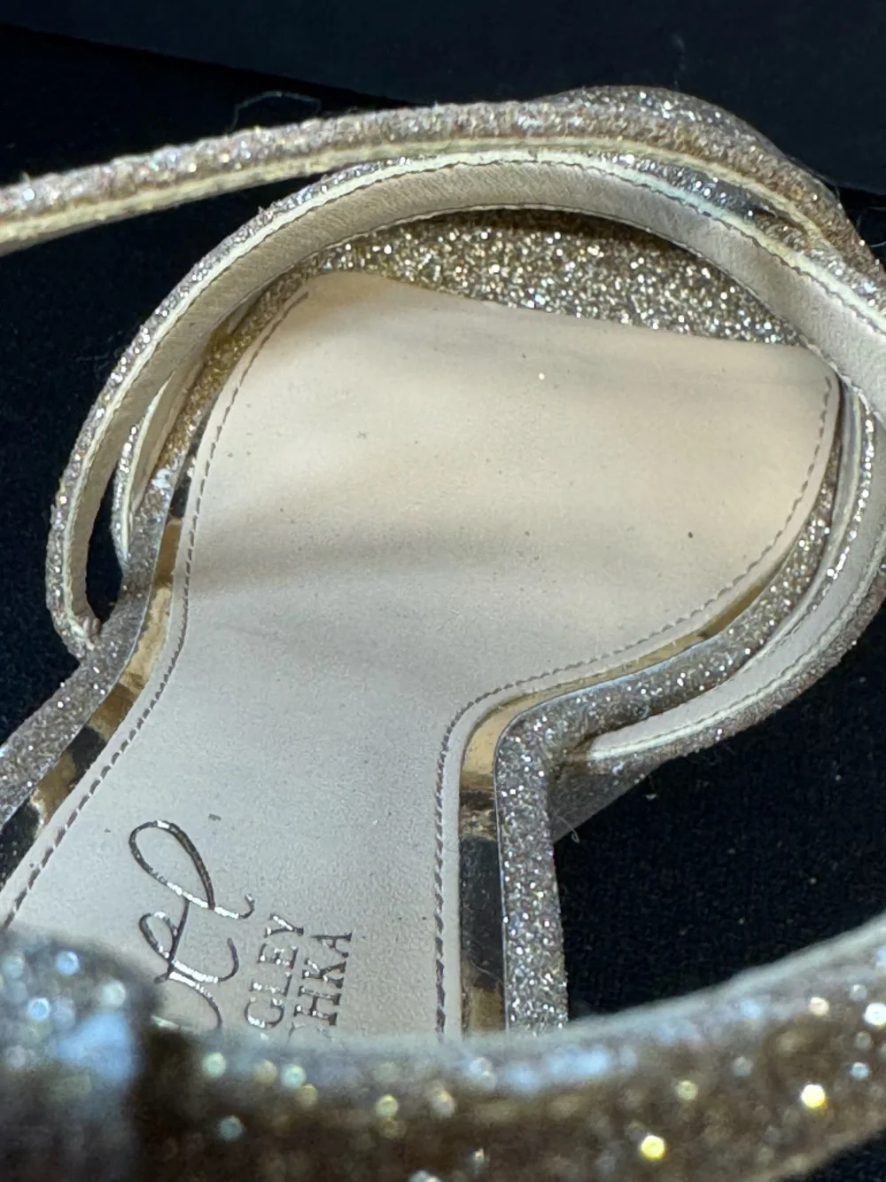 Jewel Badgley Mischka Gold Glitter Wedge Sandals Size 7 Wedding Prom Formal